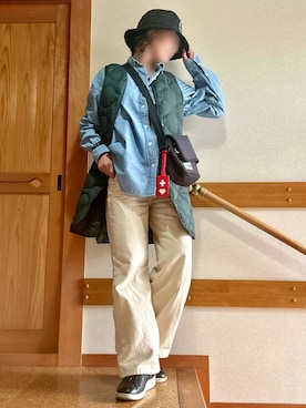 「アイテム（ダウンベスト）」を使った、youさん（レディース・158cm）の秋コーディネート