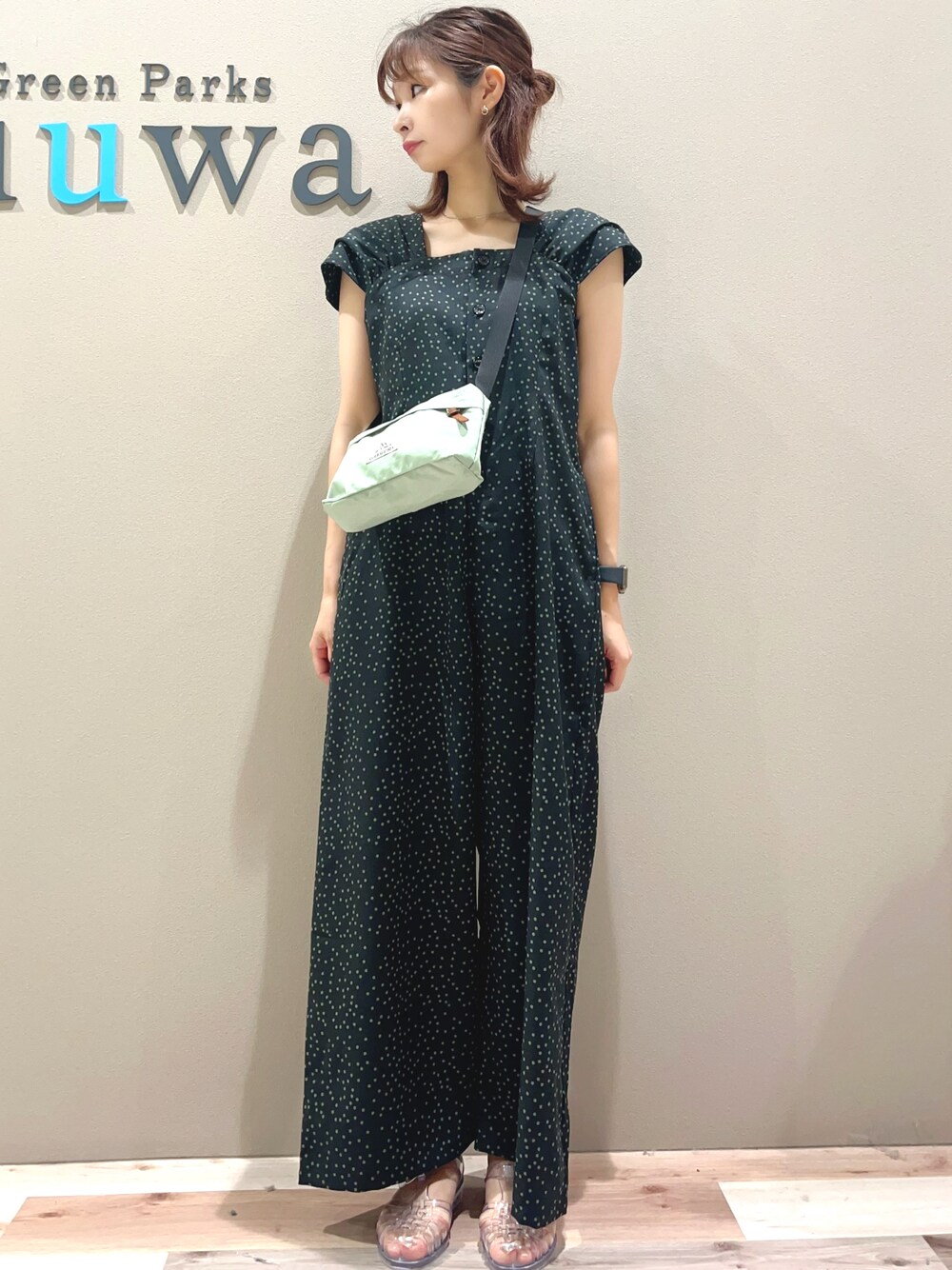 「Green　Parksの・ジェリーサンダル（サンダル、その他）」を使った、chiyokoさん（レディース・157cm）の秋コーディネートの1枚目の写真