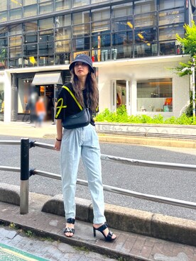 「ARMANI EXCHANGE（アルマーニエクスチェンジ）の【A|X アルマーニ エクスチェンジ】AXロゴ　ギャザーミュールサンダル（サンダル、ブラック系）」を使った、Fuji☺︎Kさん（レディース・154cm）の春コーディネート