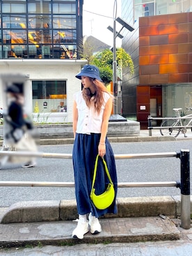 「ARMANI EXCHANGE（アルマーニエクスチェンジ）の【A|X アルマーニ エクスチェンジ】ロゴ　バケットハット（ハット、ブルー系）」を使った、Fuji☺︎Kさん（レディース・154cm）の春コーディネート