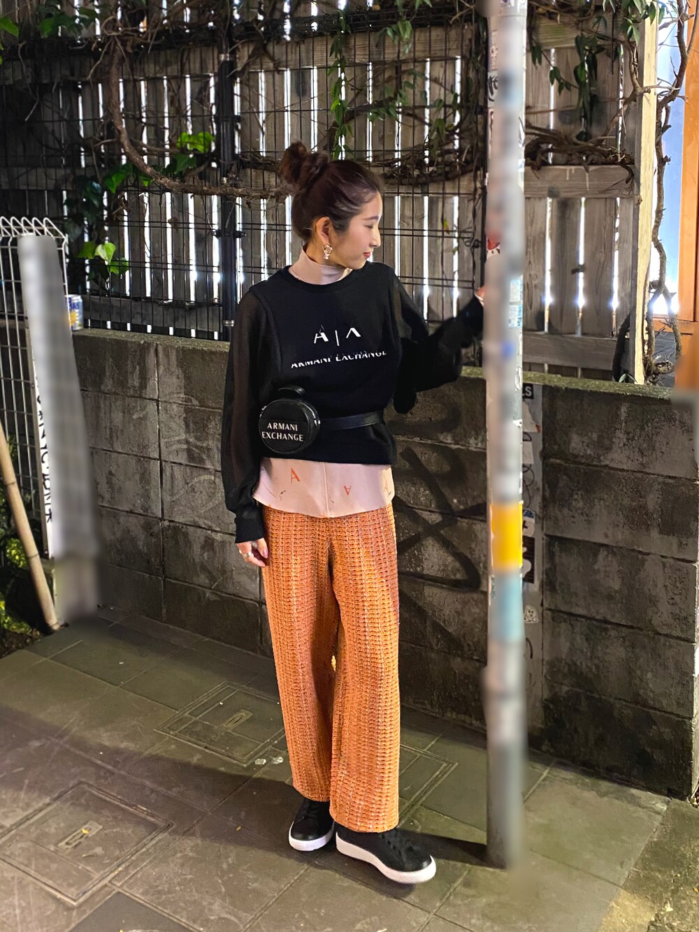 「カラーパレット、AXCatStreet、AXchanger、AXchange、アルマーニエクスチェンジ、春カラー、低身長コーデ、春コーデ、カジュアル、カラーパンツ、透け感、体型カバー、リラックスパンツ、ウエストマーク」｜「ARMANI EXCHANGEの【A|X アルマーニ エクスチェンジ】2トーンICON スウェットプルオーバー（スウェット、ブラック系）」を使った、Fuji☺︎Kさん（レディース・154cm）の冬コーディネートの1枚目の写真