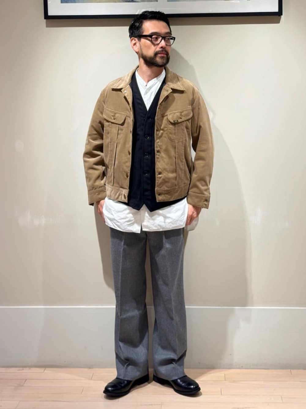 「TOMORROWLAND、トゥモローランド、Lee、VETRA、Gジャン、ブルゾン、コーデュロイジャケット、ベスト、sanders」｜「Leeの【別注】Lee コットンコーデュロイ ブルゾン（ブルゾン、イエロー系）」を使った、Mashio_TOMORROWLANDさん（メンズ・175cm）の秋コーディネートの1枚目の写真