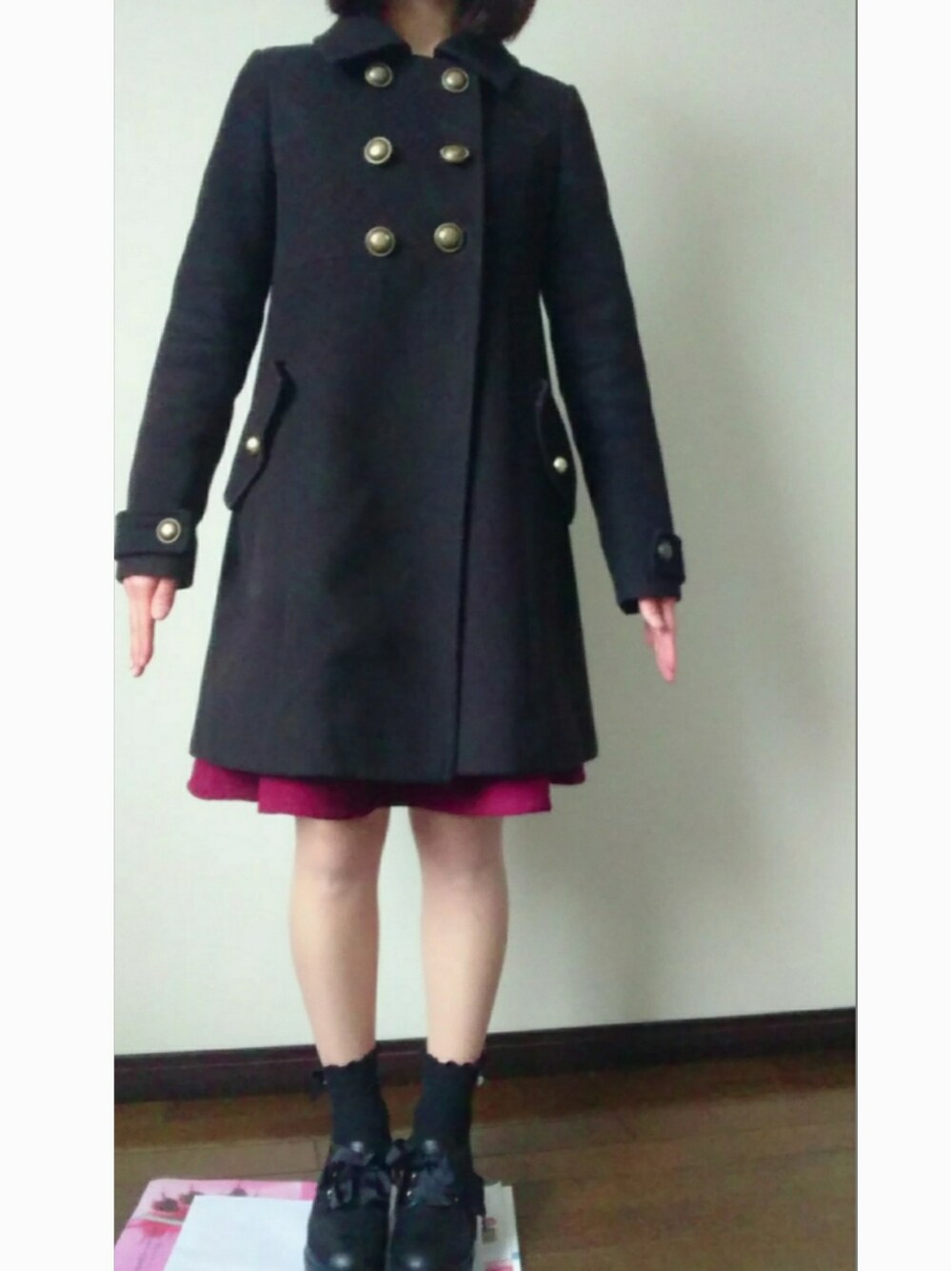 「シック、アンティーク、クラシカル、ドーリー、ナポレオン、金ボタン、ボルドー、レトロ、骨格ナチュラル、低身長、ガーリー」｜「FREE'S MARTのアイテム（ピーコート、ブラック系）」を使った、いいね不要(カルンガモ)さん（レディース・152cm）の冬コーディネートの2枚目の写真