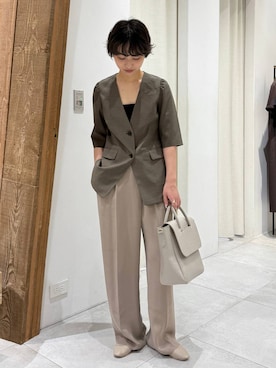 「BABYLONE（バビロン）のフラットレザーシューズ（パンプス、ベージュ系）」を使った、のんさん（レディース・162cm）の春コーディネート