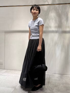 「BABYLONE（バビロン）のシアーオーガンスカート（スカート、グレー系）」を使った、のんさん（レディース・162cm）の春コーディネート