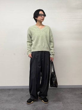 「BABYLONE（バビロン）のTRツイルタックパンツ（その他パンツ、グレー系）」を使った、のんさん（レディース・162cm）の秋コーディネート