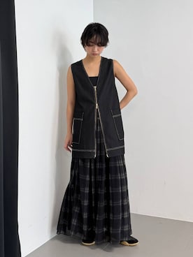 「BABYLONE（バビロン）のデニムライクジレ（ベスト、ブラック系）」を使った、のんさん（レディース・162cm）の夏コーディネート