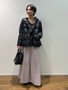 「BABYLONE（バビロン）のVネックドロストニット＜セットアップ対応＞（ニット/セーター、グレー系）」を使った、のんさん（レディース・162cm）の秋コーディネート