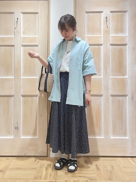 「オーバーシャツ」｜「アイテム（その他）」を使った、かわかみさん（レディース・161cm）の春コーディネート