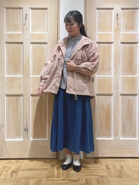 「春カラー」｜「アイテム（マウンテンパーカー）」を使った、かわかみさん（レディース・161cm）の春コーディネート