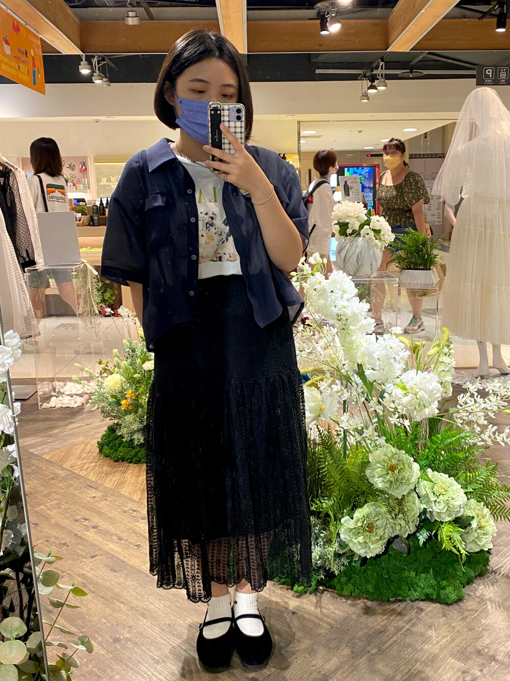 「ootd、復古、通勤穿搭、蕾絲裙、透膚襯衫、休閒」｜「Heatherのアイテム（Tシャツ/カットソー、ホワイト系）」を使った、Ting  🇹🇼 さん（レディース・153cm）の夏コーディネートの1枚目の写真