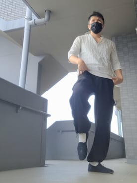 「アイテム（スリッポン）」を使った、磨木師さん（メンズ・176cm）の秋コーディネート