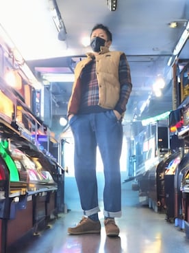 「Clarks（クラークス）のアイテム」を使った、磨木師さん（メンズ・176cm）の冬コーディネート