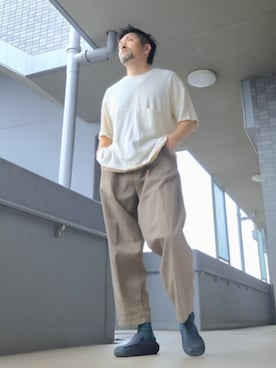 「アイテム（スリッポン）」を使った、磨木師さん（メンズ・176cm）の夏コーディネート