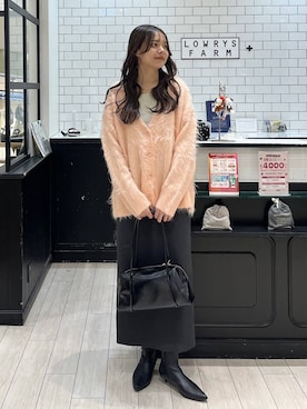 「LOWRYS FARM（ローリーズファーム）のシャギーロングＶカーディガン　595935（カーディガン/ボレロ）」を使った、こはるさん（レディース・167cm）の秋コーディネート