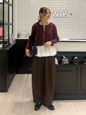 「LOWRYS FARM（ローリーズファーム）のアイテム（タンクトップ）」を使った、こはるさん（レディース・167cm）の秋コーディネート
