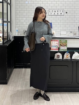 「LOWRYS FARM（ローリーズファーム）のカットリブタイトスカート　103920（スカート、グレー系）」を使った、こはるさん（レディース・167cm）の春コーディネート
