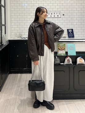 「アイテム（チョーカー）」を使った、こはるさん（レディース・167cm）の冬コーディネート