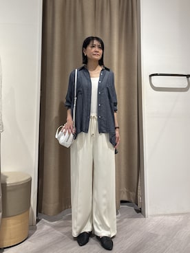「Jena espace merveilleux（ジェナ　エスパスメルヴェイユ）の【程よい抜け感】シアーデニムシャツ（シャツ/ブラウス、ブルー系）」を使った、すがのさん（レディース・160cm）の春コーディネート