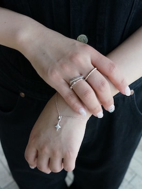 「TEN.（テン）のSILVER925 パスリング(9~15号) リング ギフト ペアリング（リング、シルバー系）」を使った、moneさん（レディース・152cm）の秋コーディネート