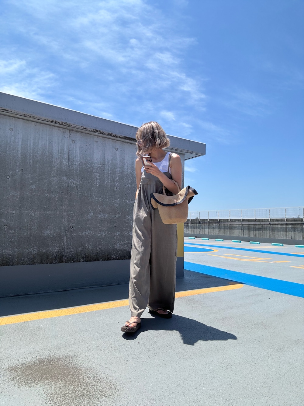 「夏コーデ、オトナカジュアル、大人可愛い」｜「THE YOnのコルセットデザインキャミサロペット（サロペット/オーバーオール、グレー系）」を使った、hadameguuuさん（レディース・162cm）の夏コーディネートの1枚目の写真