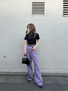 デニムパンツ（パープル系）を使った「ワイドデニム」の人気