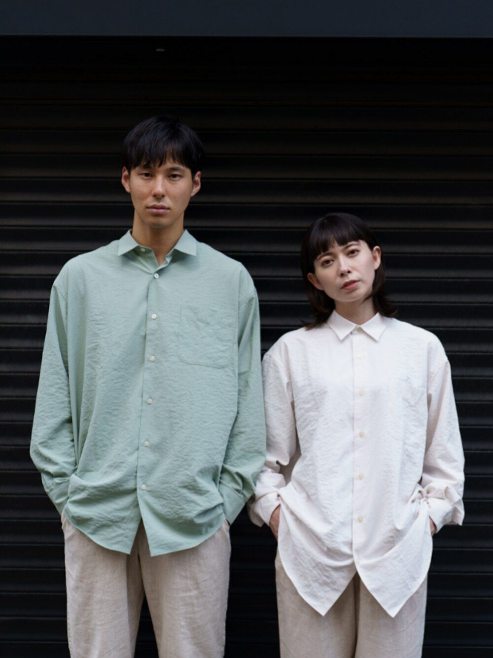 グリーン系のシャツ/ブラウス、ホワイト系のシャツ/ブラウスを着用したメンズの夏コーディネートの1枚目の写真