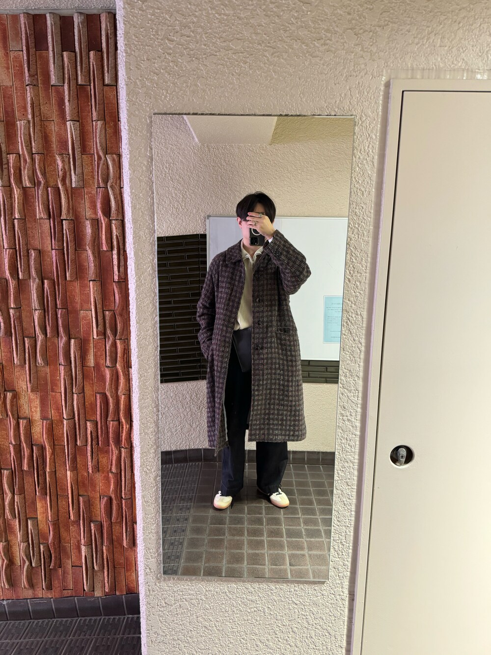 「メンズファッション、デニムパンツ、ハーフジップニット、スニーカー、adidas」｜「MAISON SPECIALの《UNISEX》【Italian Dead Stock Fabric】Dress-Over Balmacaan Coat/ドレスオーバーバルマカンコート【MAISON SPECIAL/メゾンスペシャル】（ステンカラーコート、その他）」を使った、REINさん（メンズ・174cm）の春コーディネートの1枚目の写真