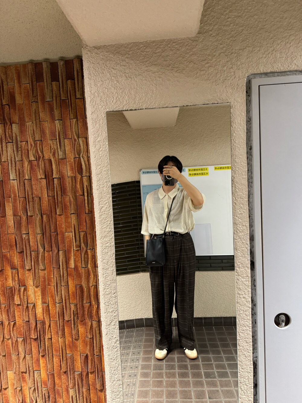 「春夏コーデ、レトロ感、アディダス」｜「ADRERの【ADRER】extra quality retro wide silhouette pants/エクストラクオリティーレトロワイドシルエットパンツ（スラックス、ブラウン系）」を使った、REINさん（メンズ・174cm）の春コーディネートの1枚目の写真