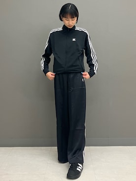 「adidas（アディダス）のアディカラー クラシックス ルーズ ファイヤーバード トラックトップ トラックジャケット / アディダスオリジナルス adidas Originals（ジャージ、ブラック系）」を使った、OYさん（レディース・164cm）の秋コーディネート