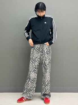 「adidas（アディダス）のアディカラー クラシックス ルーズ ファイヤーバード トラックトップ トラックジャケット / アディダスオリジナルス adidas Originals（ジャージ、ブラック系）」を使った、OYさん（レディース・164cm）の秋コーディネート