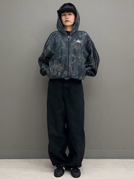 「adidas（アディダス）のカモ フード付き フルジップ / アディダスオリジナルス adidas Originals（パーカー）」を使った、OYさん（レディース・164cm）の秋コーディネート