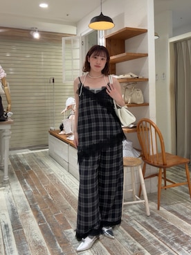 「mystic（ミスティック）の【レイヤードスタイルに◎】チェックヘムキャミチュニック（シャツ/ブラウス、ブラック系）」を使った、ogawa amiさん（レディース・156cm）の夏コーディネート