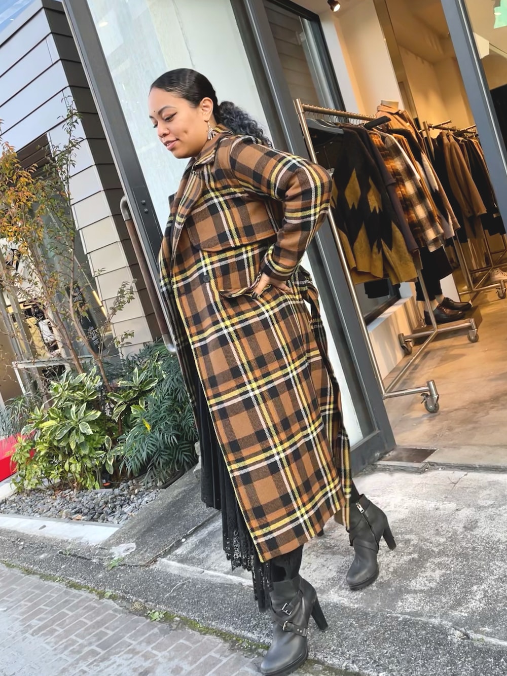 Vivienne(ALLSAINTS)｜ALLSAINTSのトレンチコートを使った