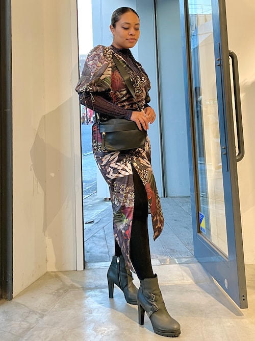 【特別な日に】Safiyaa ジニー ミディドレス ジュエルグリーン セール】SAFIYA GENE BUTTERFLY PRINT MAXI DRESS | SAFIYA GENE