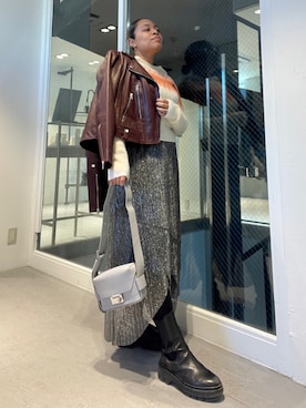 「アイテム（ライダースジャケット、レッド系）」を使った、Vivienneさん（レディース・160cm）の冬コーディネート