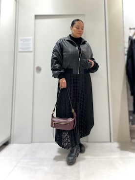 「アイテム（MA-1）」を使った、Vivienneさん（レディース・160cm）の秋コーディネート