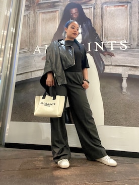 「ALLSAINTS（オールセインツ）のアイテム（ライダースジャケット）」を使った、Vivienneさん（レディース・160cm）の秋コーディネート