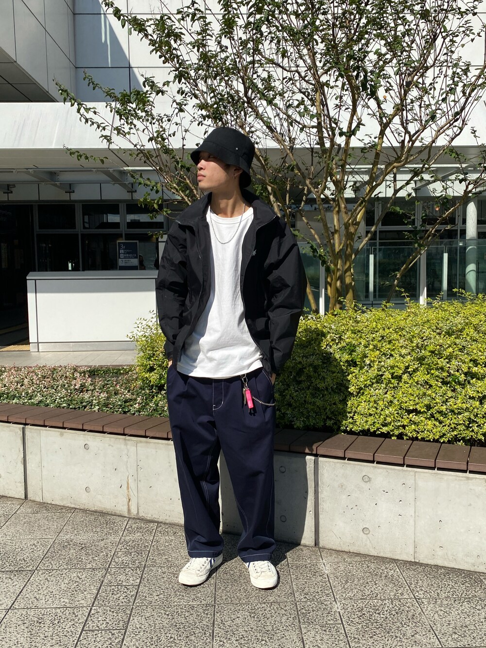 「CONVERSE TOKYO、converse、秋冬コーデ、秋のコーデ、冬コーデ」｜「CONVERSE TOKYOの２タックワイドテーパードパンツ（その他パンツ、ブルー系）」を使った、wataruさん（メンズ・178cm）の秋コーディネートの1枚目の写真