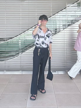 「アイテム（ボディバッグ/ウエストポーチ）」を使った、YASUさん（メンズ・182cm）の秋コーディネート