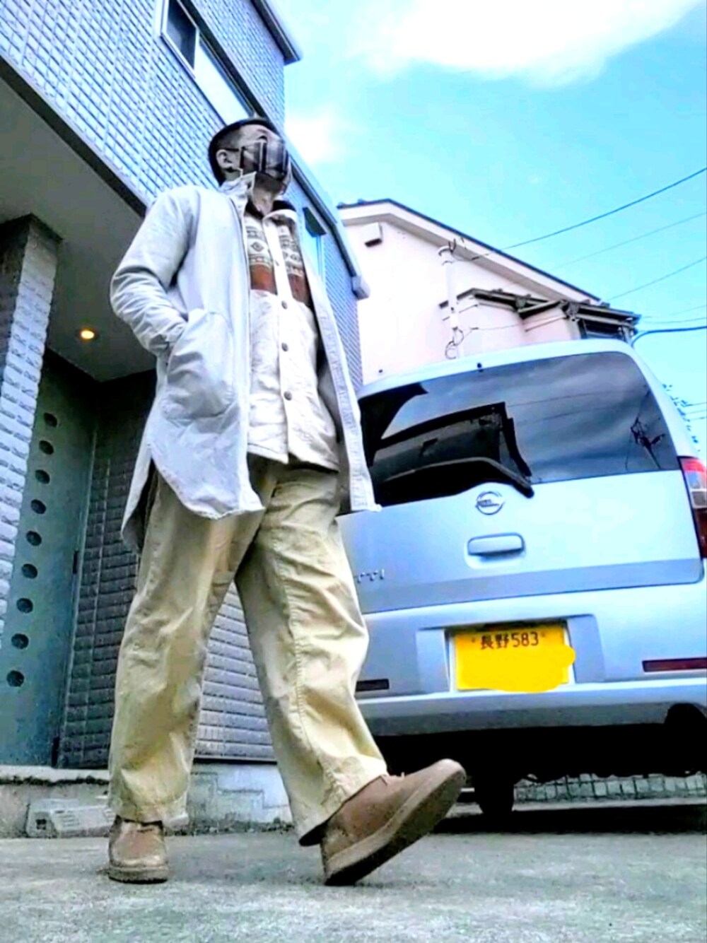「SETTOのORGANIC CHINO TROUSERS：オーガニックコットンチノトラウザー（チノパンツ、ベージュ系）」を使った、yaj1102さん（メンズ・167cm）の秋コーディネートの1枚目の写真