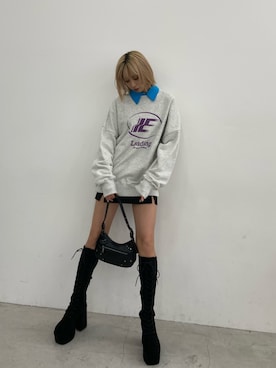 「EMODA（エモダ）のアイテム（スウェット）」を使った、西條 愛(EMODA)さん（レディース・164cm）の秋コーディネート