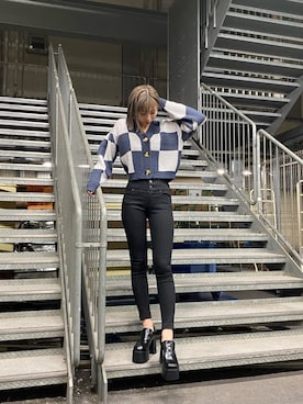 「EMODA（エモダ）のアイテム（カーディガン/ボレロ）」を使った、西條 愛(EMODA)さん（レディース・164cm）の冬コーディネート