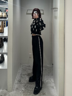 「EMODA（エモダ）のアイテム（ローファー）」を使った、西條 愛(EMODA)さん（レディース・164cm）の冬コーディネート