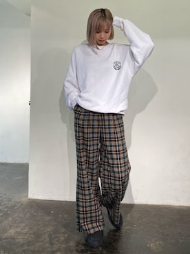 「アイテム（スウェット）」を使った、西條 愛(EMODA)さん（レディース・164cm）の夏コーディネート