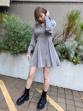 「アイテム（シャツワンピース）」を使った、西條 愛(EMODA)さん（レディース・164cm）の冬コーディネート