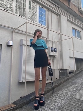 「EMODA（エモダ）のアイテム（サンダル）」を使った、西條 愛(EMODA)さん（レディース・164cm）の冬コーディネート