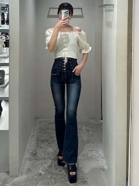 「EMODA（エモダ）のアイテム（サンダル）」を使った、西條 愛(EMODA)さん（レディース・164cm）の春コーディネート