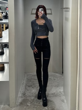 西條 愛(EMODA)さんのコーディネート