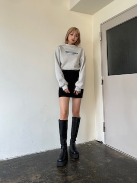 「EMODA（エモダ）のアイテム（スウェット）」を使った、西條 愛(EMODA)さん（レディース・164cm）の秋コーディネート